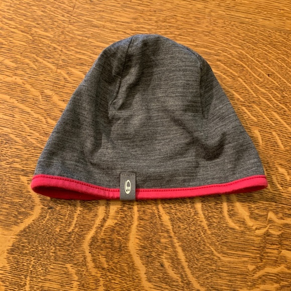 Reversible Merino Beanie - Picture 2 of 7